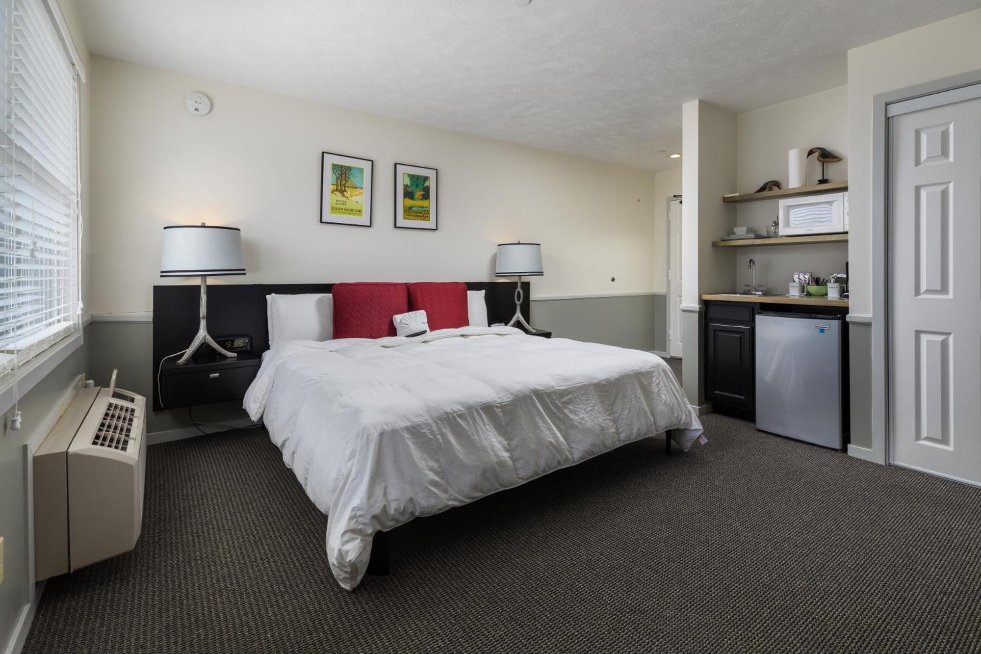 Old Harbor Inn South Haven Room photo