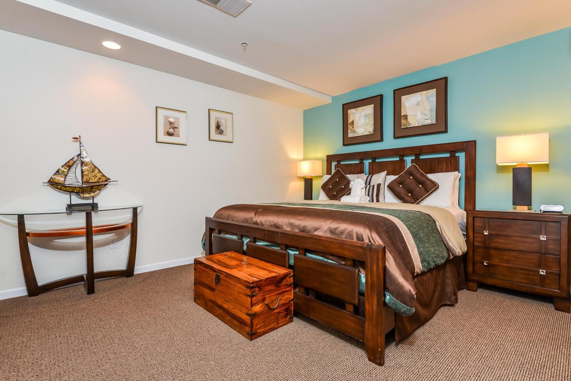 Old Harbor Inn South Haven Room photo