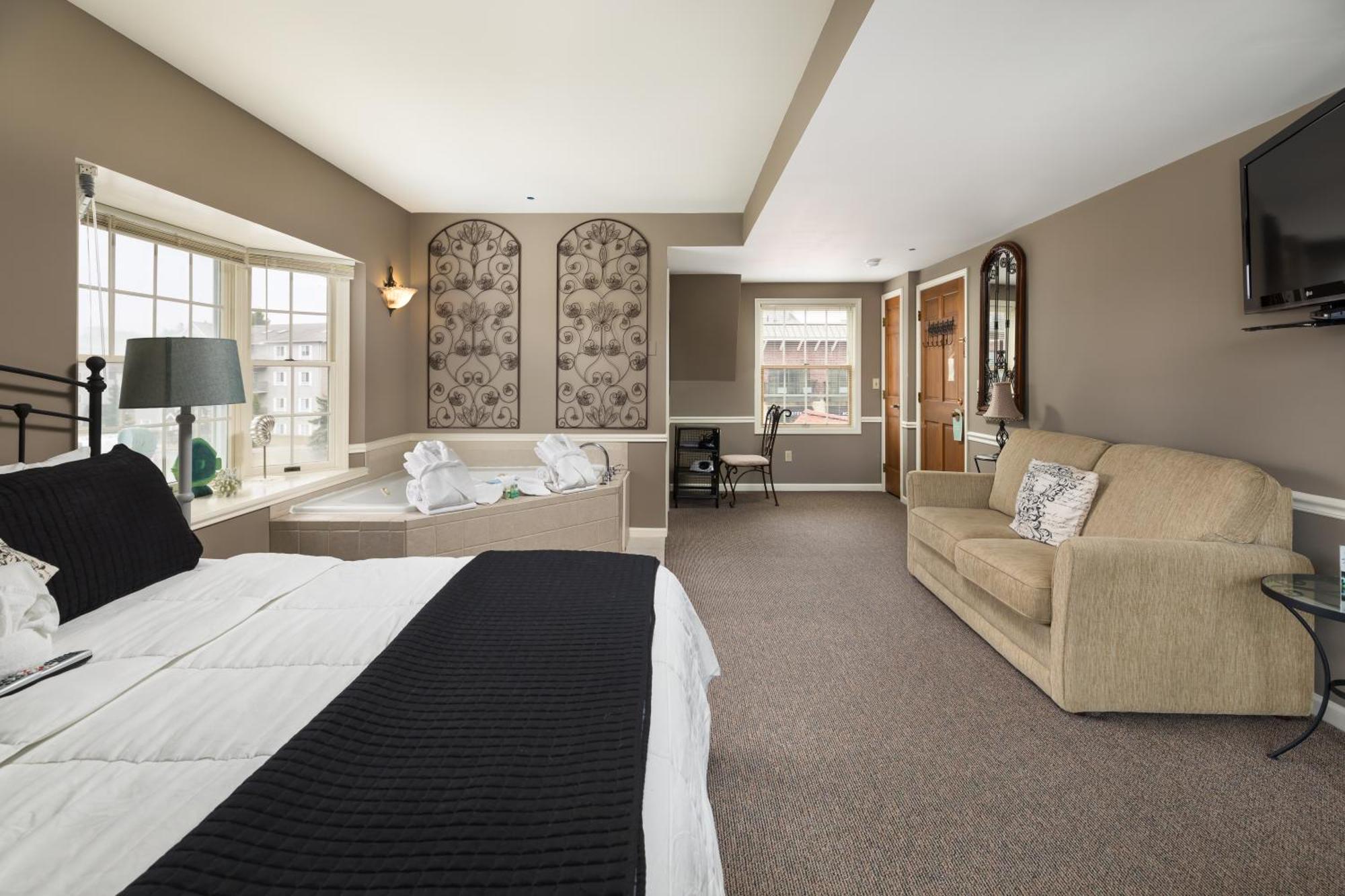 Old Harbor Inn South Haven Room photo
