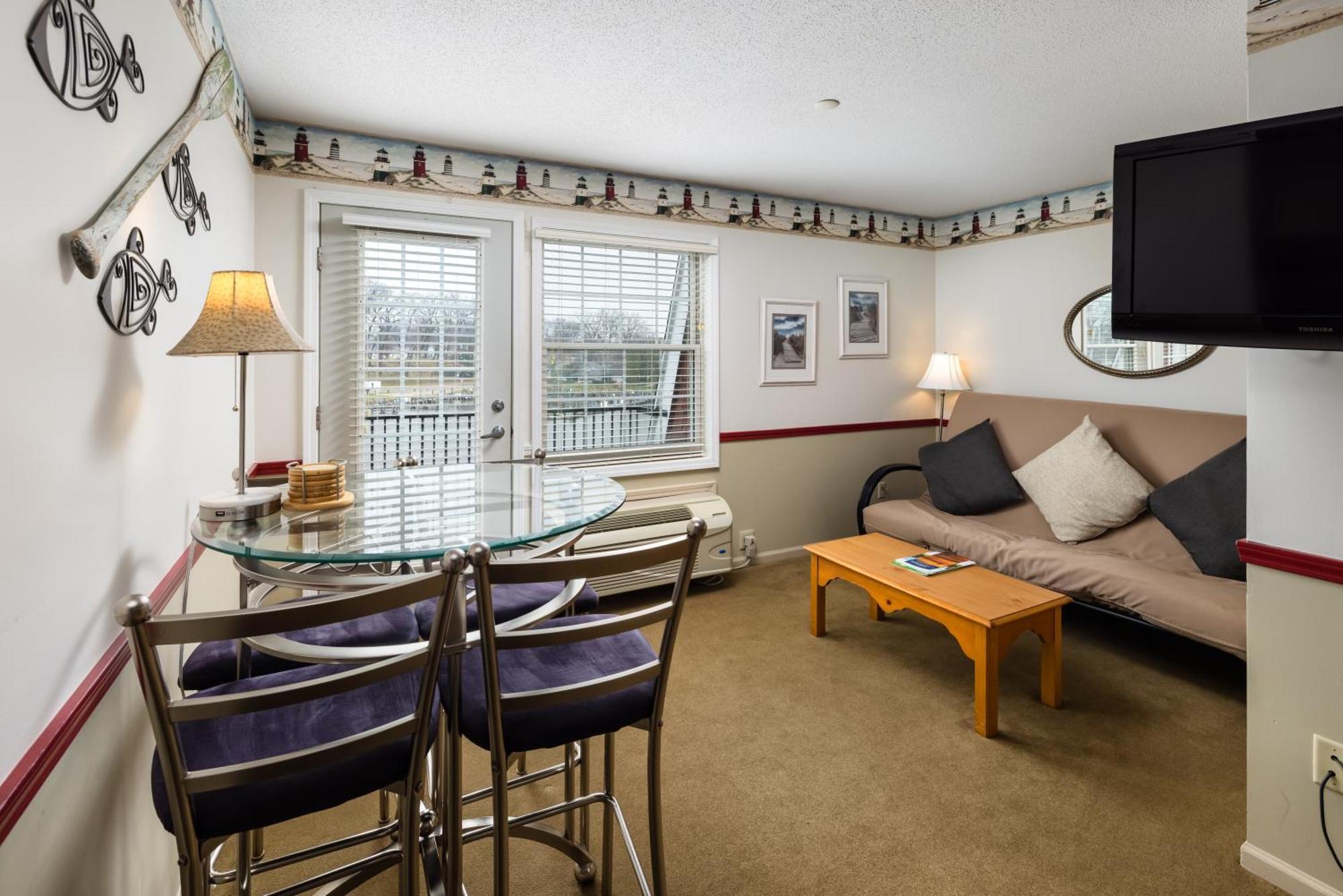 Old Harbor Inn South Haven Room photo