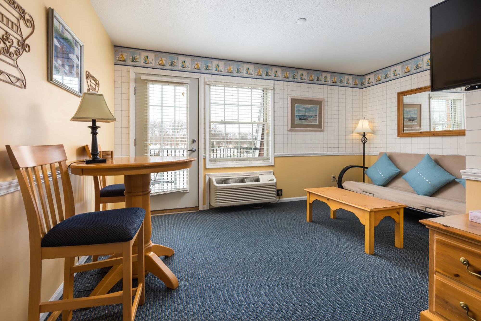Old Harbor Inn South Haven Room photo